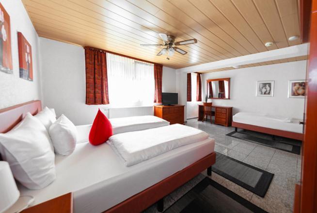 Hotel Avalon Landstuhl Kültér fotó